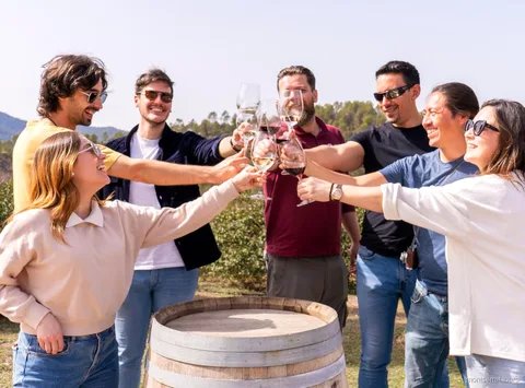 Historisches Burg-Weingut in der Region Bages bei dieser Montserrat Ganztagestour