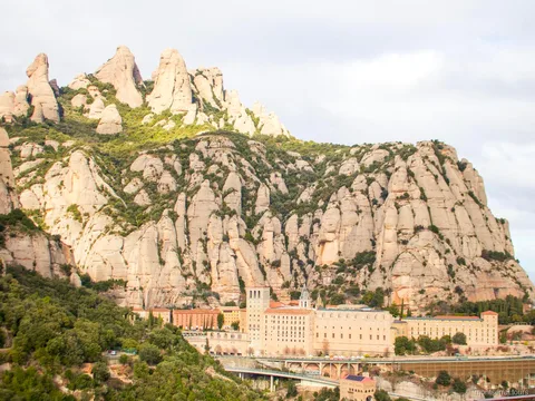 Kieliszki do degustacji wina D.O. Pla de Bages na całodniowej wycieczce do winnicy na Montserrat